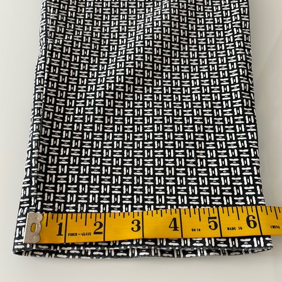 Gap Slim City Black & White Khakis, Size 8R - Picture 15 of 16